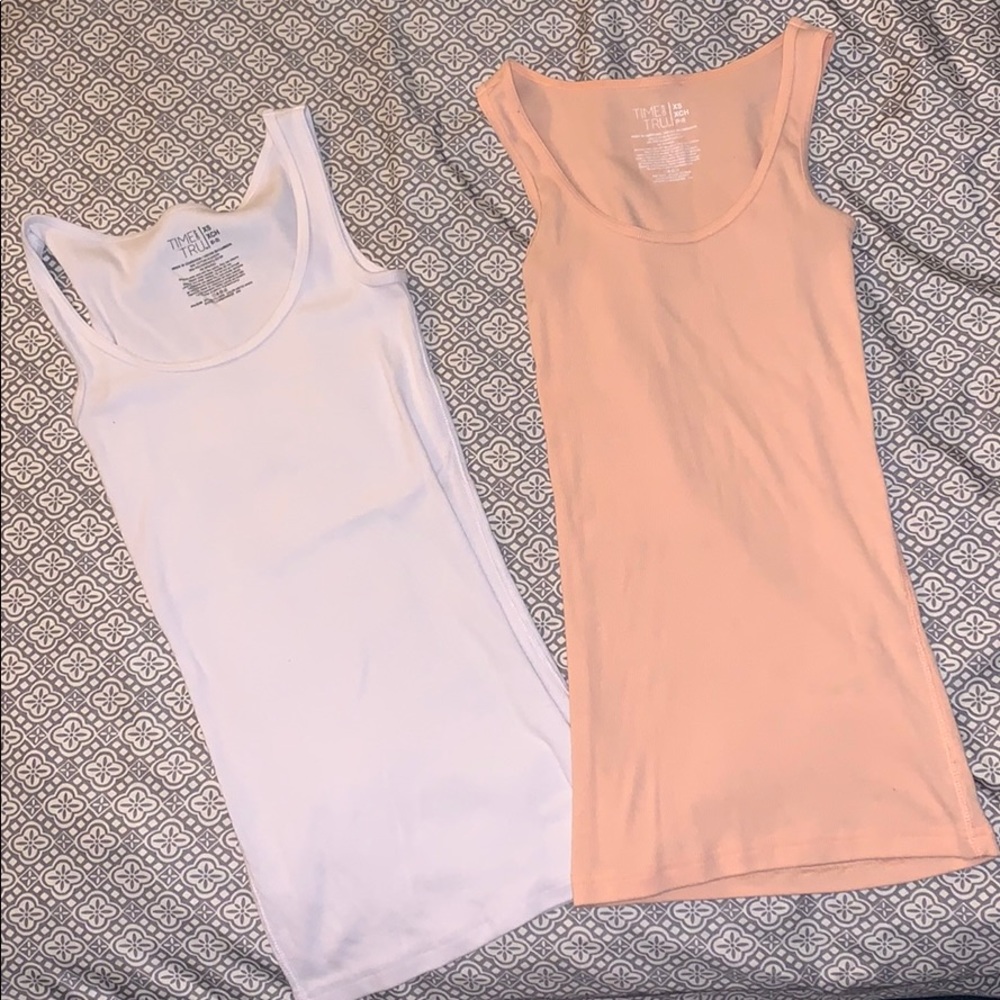 2 Ribbed tank tops